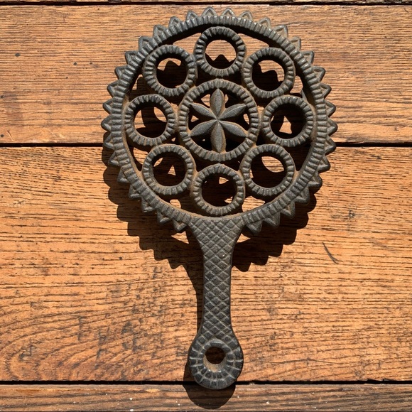 Antique Sea Star Circles Cast Iron Decor